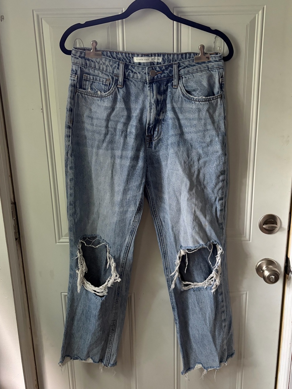 Altar'd State "Destructed High-Rise" Straight Jeans 👖 🧵
